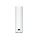 Access Point Wi-Fi 6 Unifi Mesh de exterior, doble banda, 6x6(DL/UL MU-MIMO), Uplink GbE, PoE, +300 clientes montaje en techo, pared y poste, 140 m² IPX5, marca Ubiquiti.